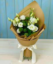 Букет цветов из:  Хризантемы и Лизиантусы в Белгороде