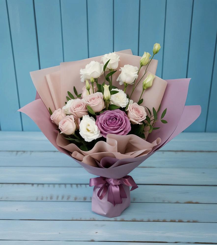 Букет цветов из: Розы и Лизиантусы в Белгороде